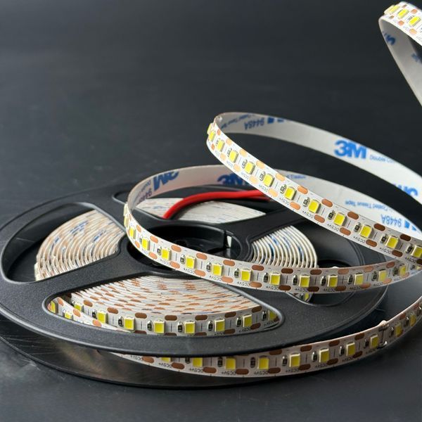 Светодиодная лента 5в 8Вт led 2835 120 д/м холодная белая 6500К IP20 упаковка 5м (цена 1м) 25261 фото